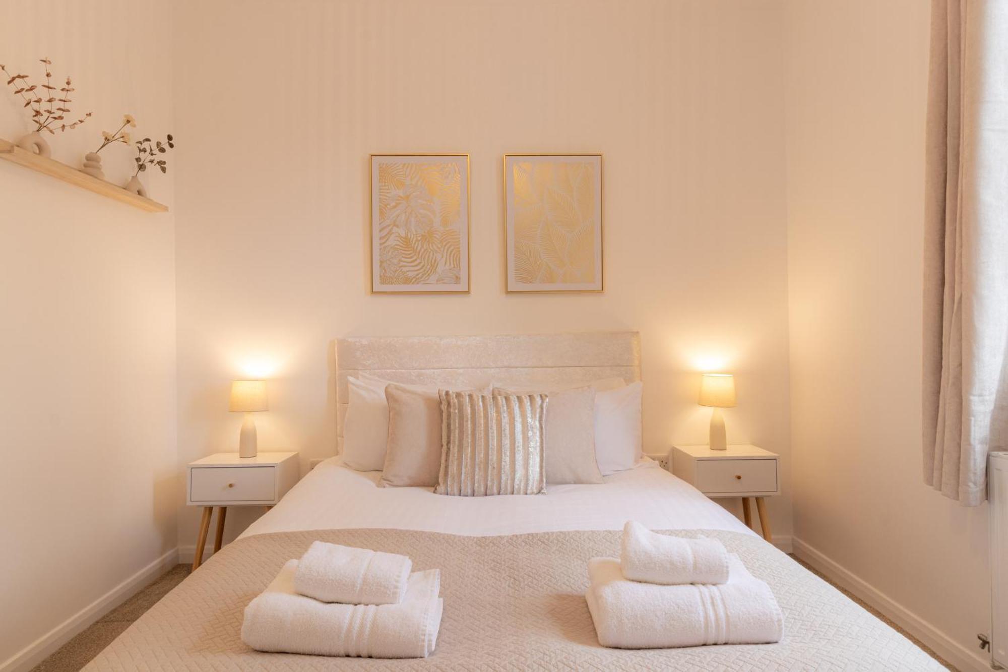 Crescent House Apartments 特尔福德 客房 照片