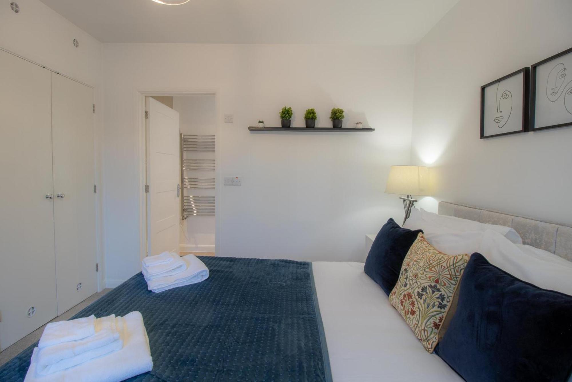 Crescent House Apartments 特尔福德 客房 照片