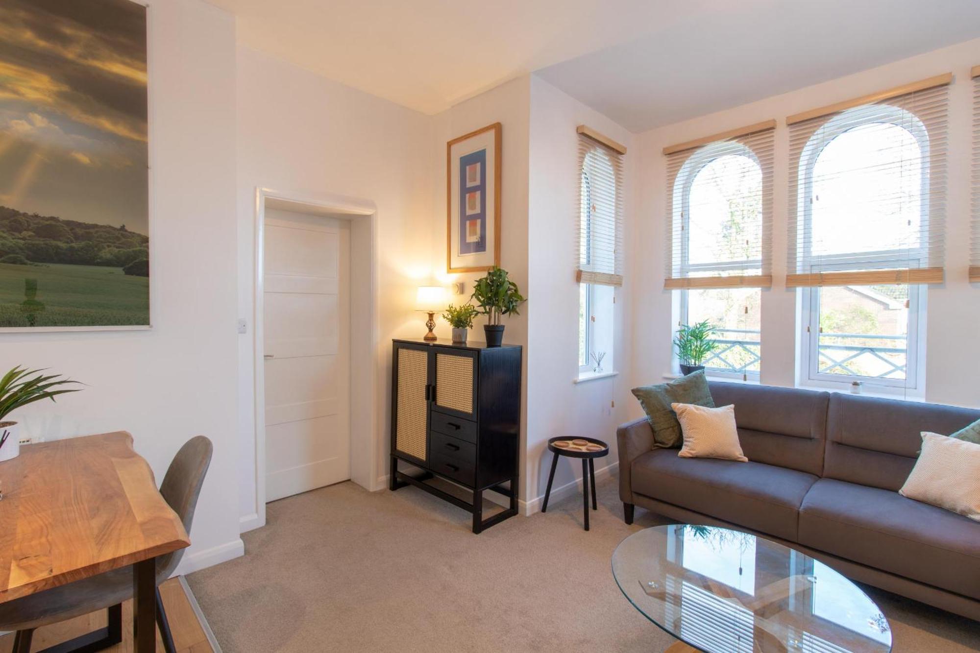 Crescent House Apartments 特尔福德 客房 照片