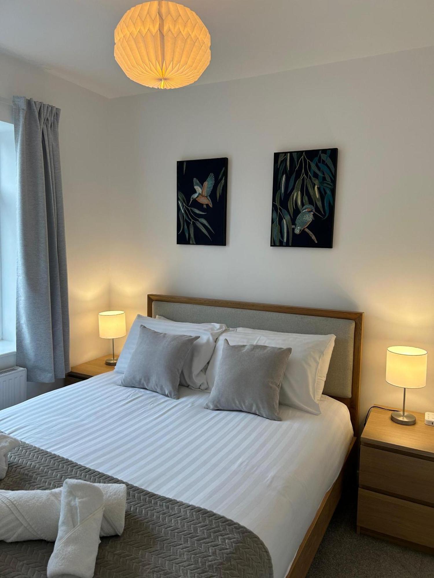 Crescent House Apartments 特尔福德 客房 照片